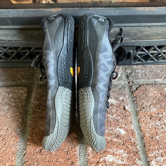 Merrell Women's Vapor Glove Barefoot Running Shoes Black/Silver EUC! SZ 7.5 38 - Picture 4 of 6